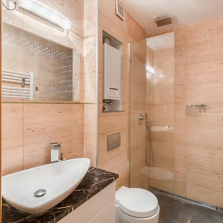 Cichy Przy Ulicy Dlugiej Apartman
